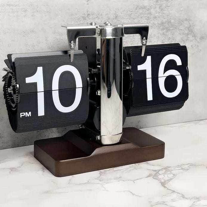 Vintage Flip Page Clock