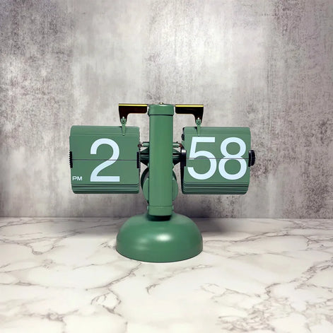 Vintage Flip Page Clock