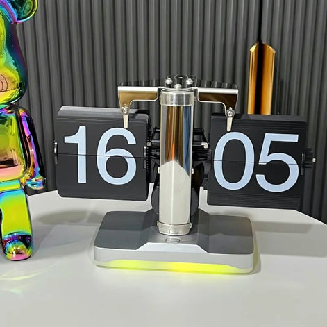 Vintage Flip Page Clock